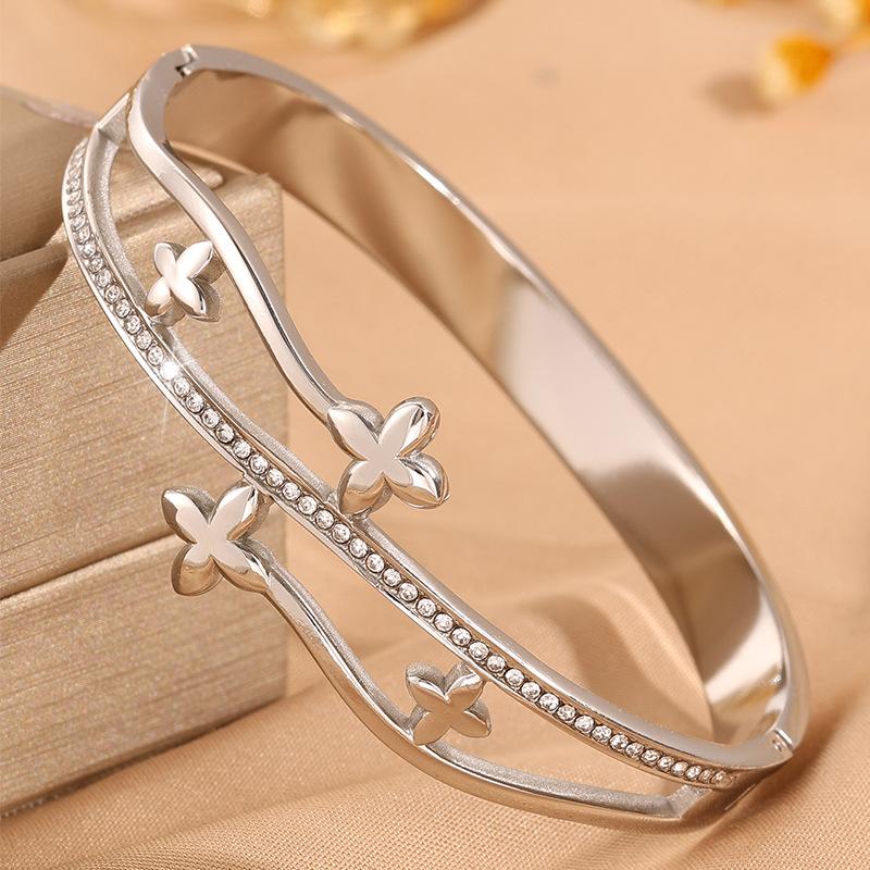 Color Four-leaf Clover Starry Fashion European and American Versatile Bracelet