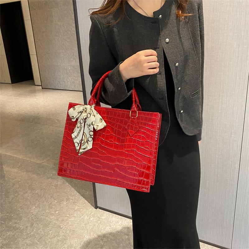 Crocodile pattern new fashion bag single shoulder oblique span portable simple retro women's bag portable small square bag