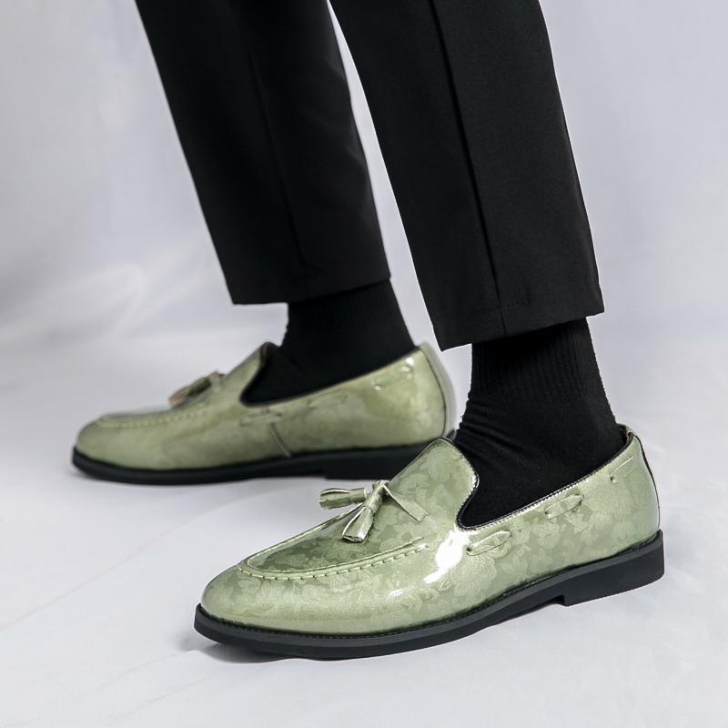 Fashion Fashion Brand Men's Comfortable Tassel Soft Soled Leather Shoes British Style Mens Patent Leather Mirror Breathable Casual Shoes