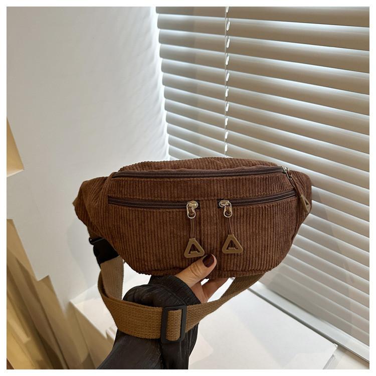 Minimalist Black Fashion Waist Bag With Polyester Material For Casual Streetwear