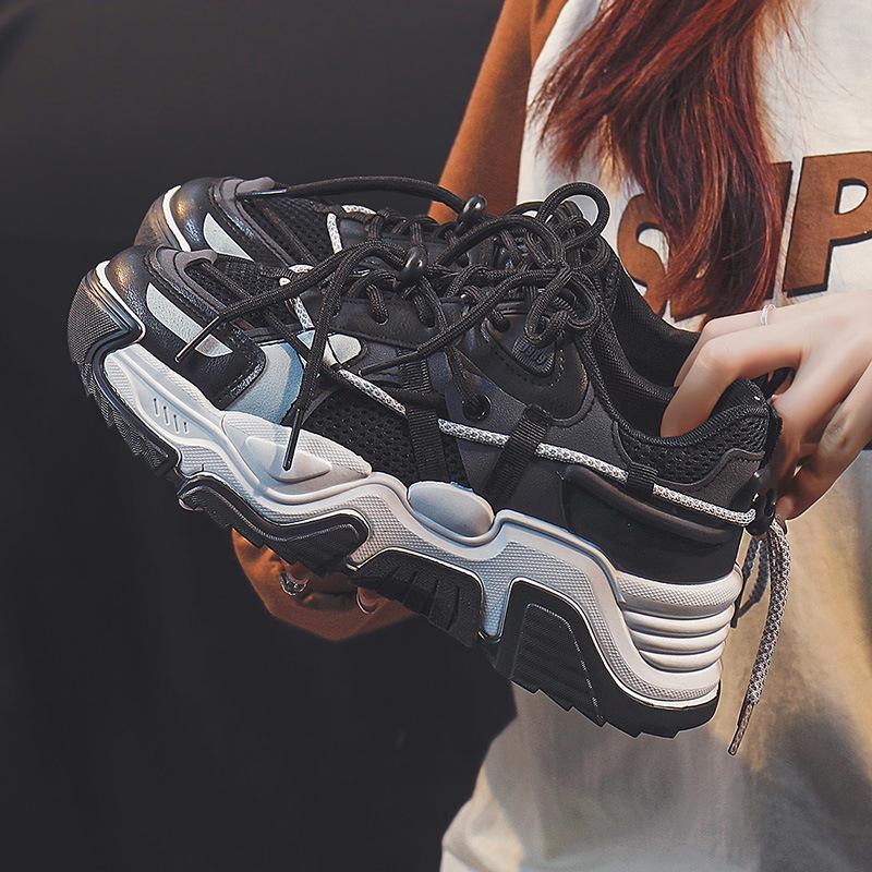 

Обувь для папы, женская весенняя новая повседневная обувь, кроссовки для студентов, кроссовки на платформе, увеличивающие рост 40 чёрный