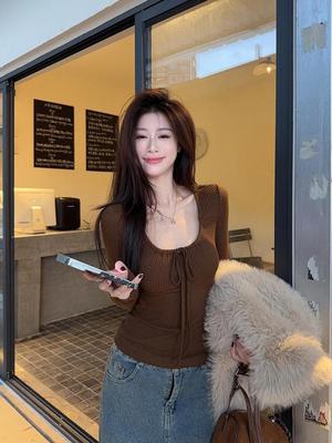 Women's Strappy U-Neck Long Sleeve Knit T-shirt - Slim Fit, Elastic Base Layer for Autumn/Winter 2025