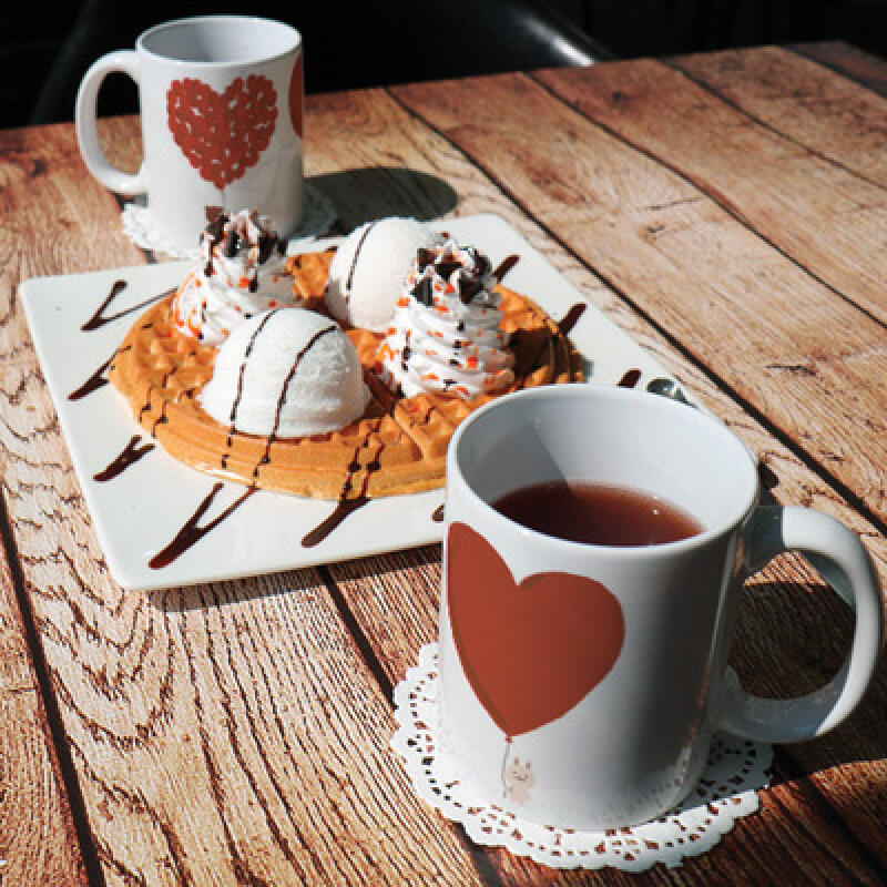 if101-Design Mug 2p-Bear and Rabbit with Heart Balloon