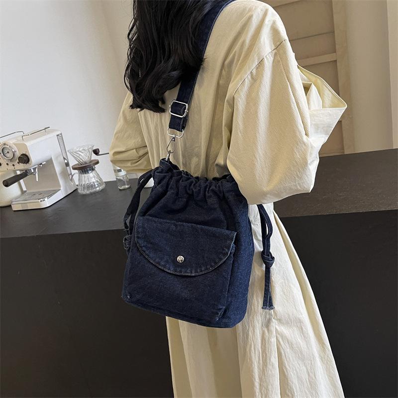 

Студенческая простая сумка-тоут через плечо, сумка большой вместимости, винтажный синий стиль с эффектом потертости, мягкая сумка кроссбоди, повседневная для женского ежедневного использования темно-синий