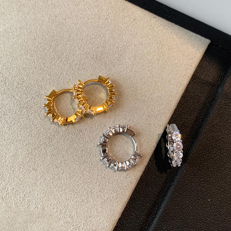 Zirkon Metall Silber Ohrringe Damen Leichter Luxus Nische High-Level-Gefühl von Klein Exquisit Hundert mit Ohrringen Günstige Zarte Ohrringe Tägliches Tragen