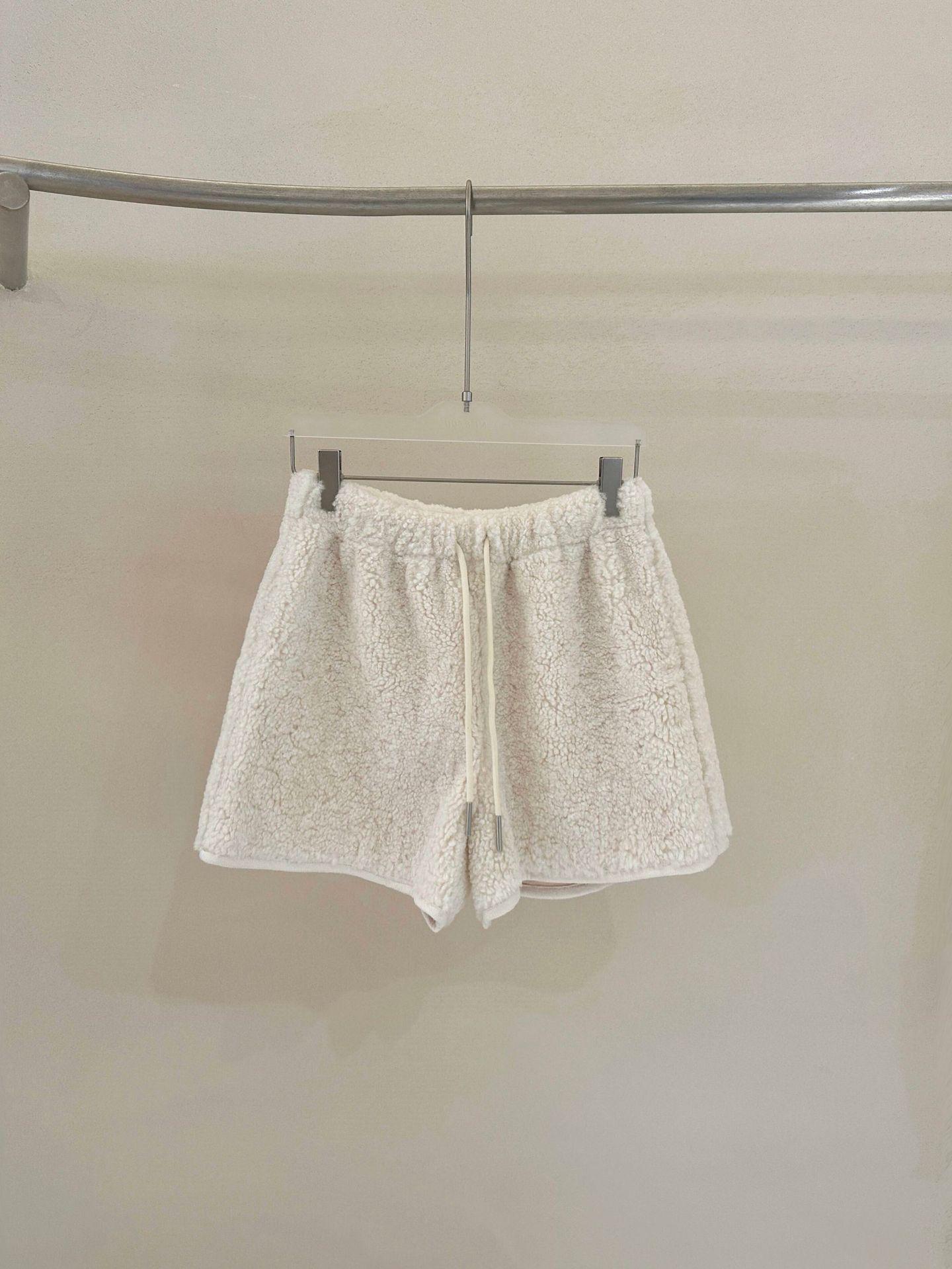Women s Color Block Knit Cardigan and Lambswool Shorts Set S