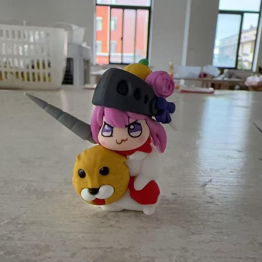 Cat Knight Dorothy Figurine: Cute Elderly Rich Cat Ornament - Perfect Birthday Gift