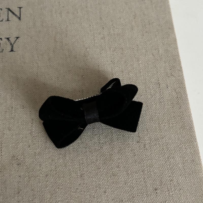Retro Velvet Bow Mini Claw Clip - Red Hair Accessory for Holidays