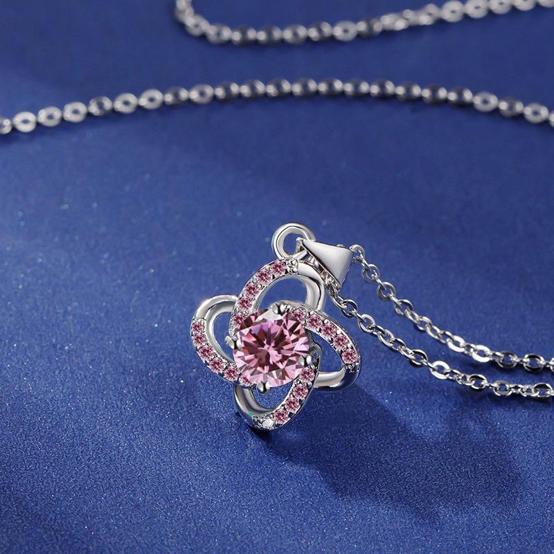 GemChic Women's Trendy Sweet Four Leaf Clover Pendant Necklace Ladies Exquisite Versatile Chain Birthday Christmas Jewelry Gift