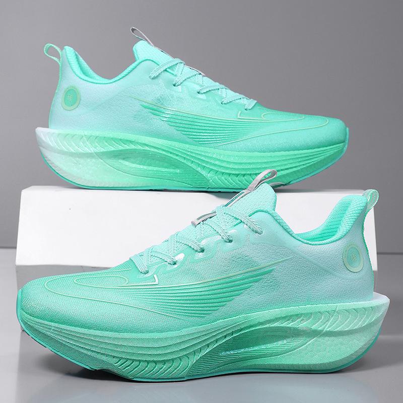 Shock absorption and lightweight couple breathable running shoes non-slip 2025 summer leisure sports men's shoes large size rebound carbon plate same