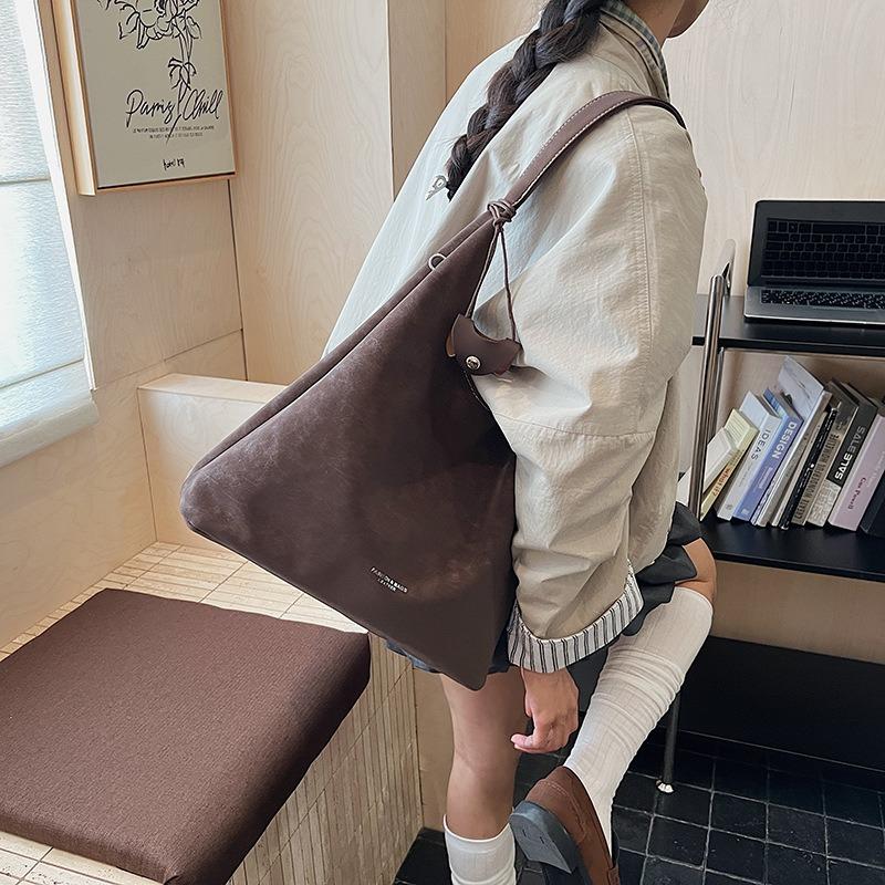 Autumn large-capacity portable commuter bag women's new pu bucket bag simple shoulder armpit bag