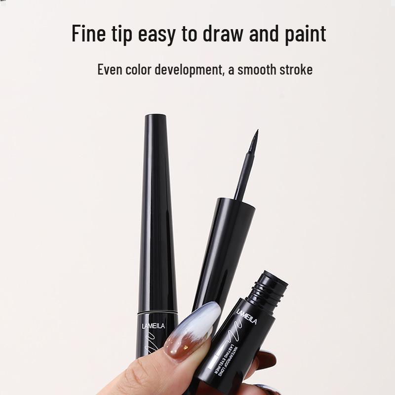Laufstegwürdiger exquisiter Eyeliner: Langanhaltende, hochpigmentierte, ultrafeine, schnelltrocknende, wasserfeste, wischfeste schwarze Formel.