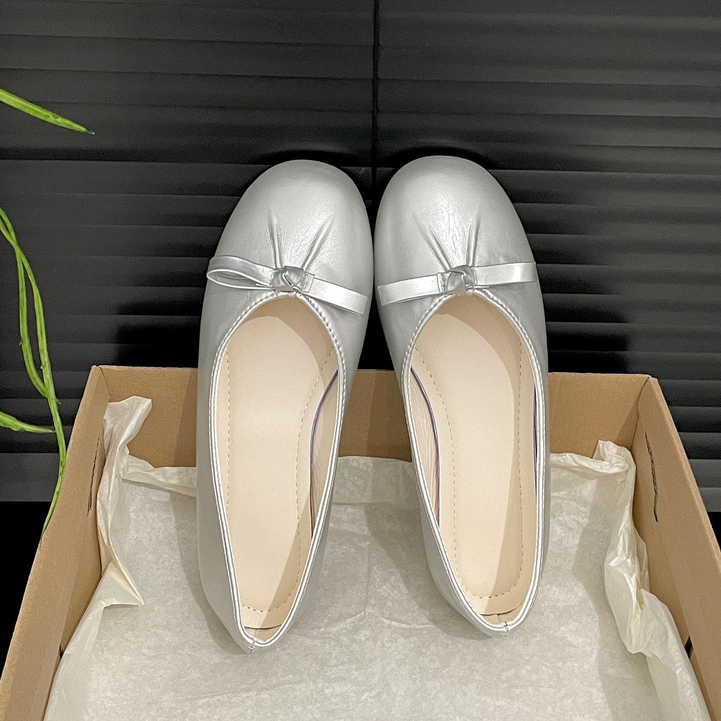 

Ретро серебристые высококлассные французские туфли-лодочки на плоской подошве с открытым мыском женские летние 2025 новые универсальные туфли Мэри Джейн для юбки 40 серебряный