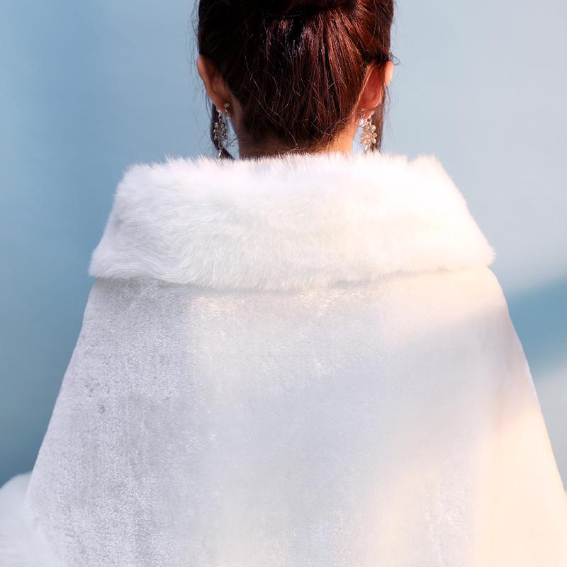 Brudschal i fuskpäls Vinterbröllopskappa