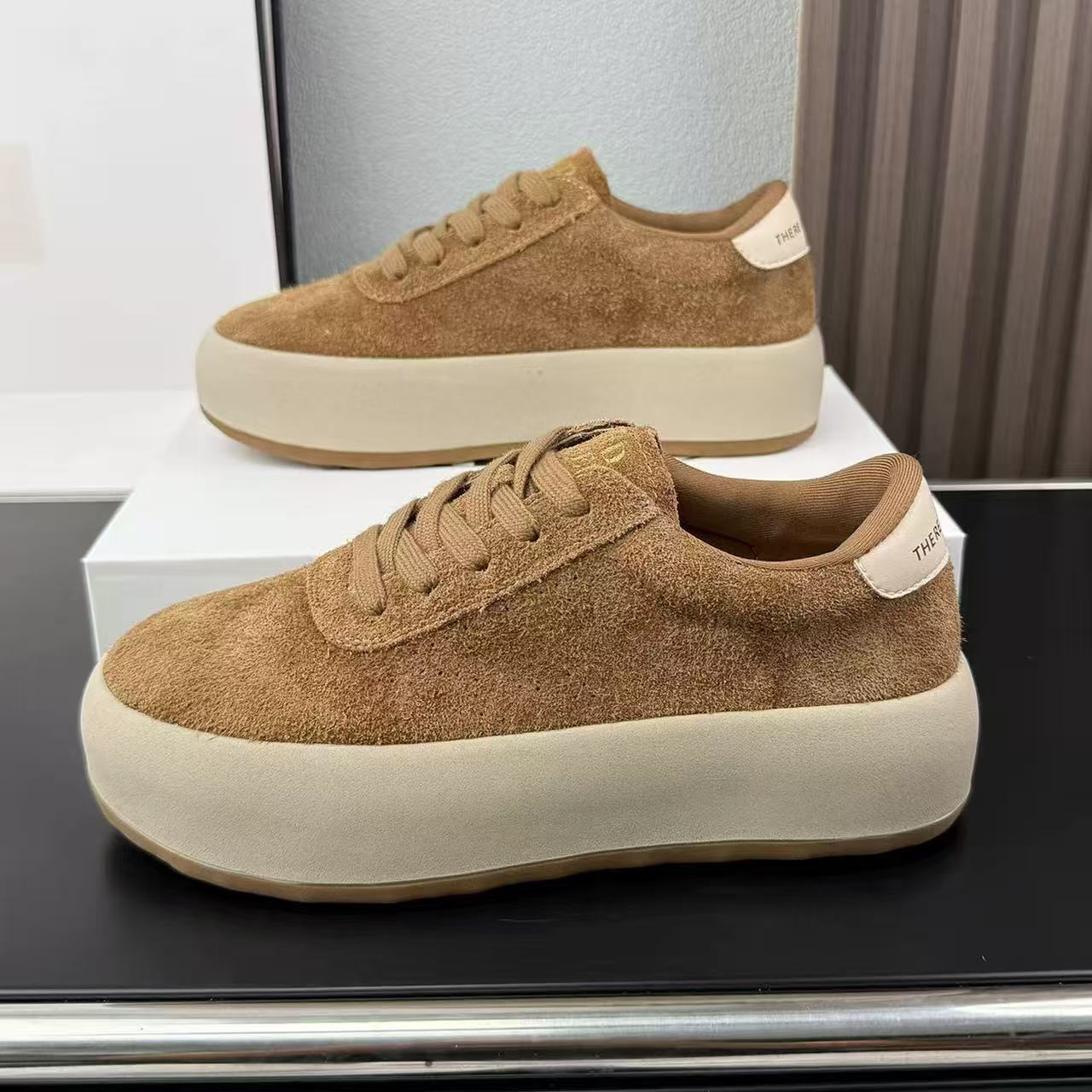 

Женская обувь Anna рекомендует осень 2025 года немецкие тренировочные кроссовки женские новые спортивные и повседневные кроссовки Forrest Gump верблюжий кофейный красный 35 верблюд