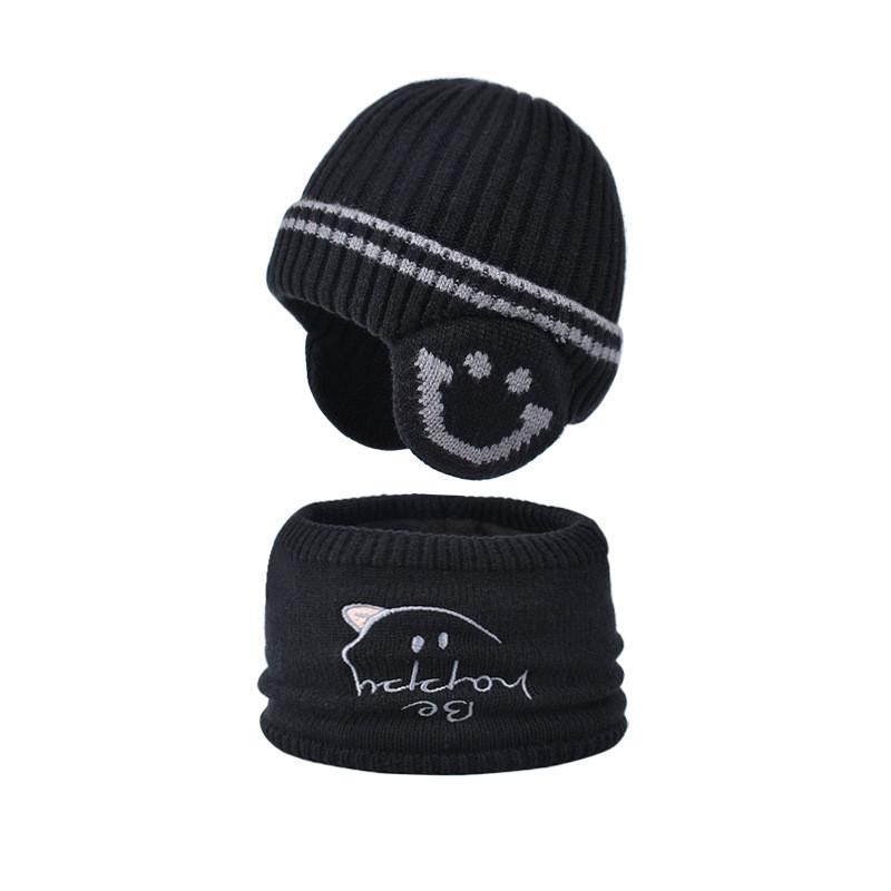 

Childrens Cartoon Pattern Knit Hat And Neck Warmer With Insulation For Cold Days чорний