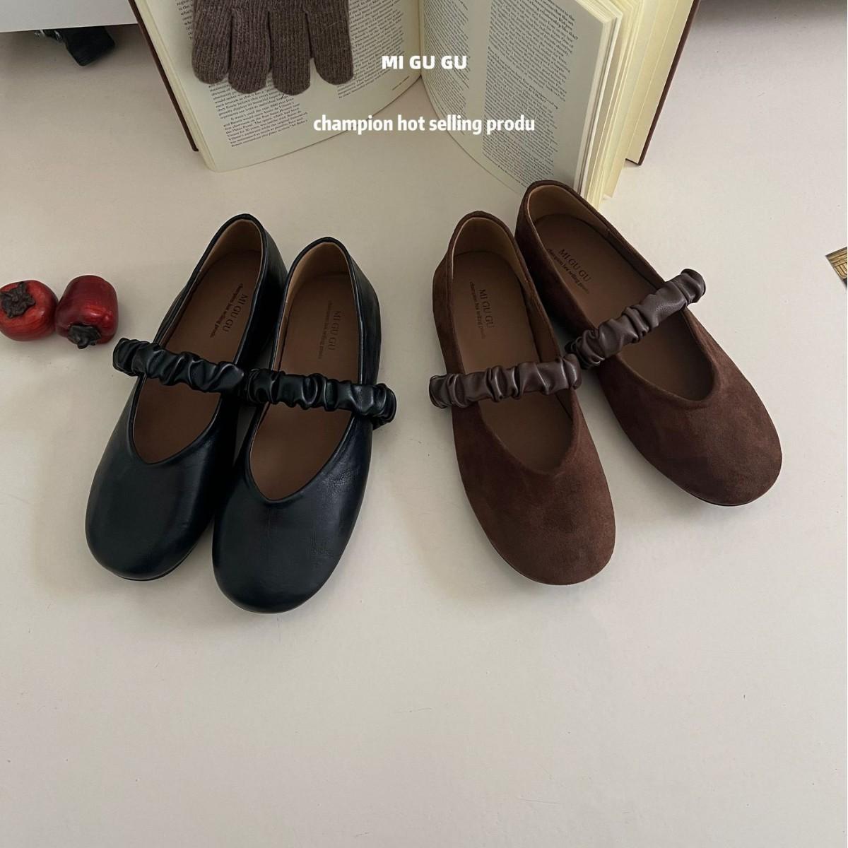 

2025 зима новая круглая голова замша мягкая подошва мягкая подошва закрывающая ногу замшевая универсальная Doudou слово с женской обувью для通勤 39 коричневый