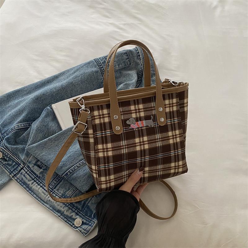 Stylish Cartoon Fashion Bucket Bag For Women With Trendy Patterns And Soft Canvas Material