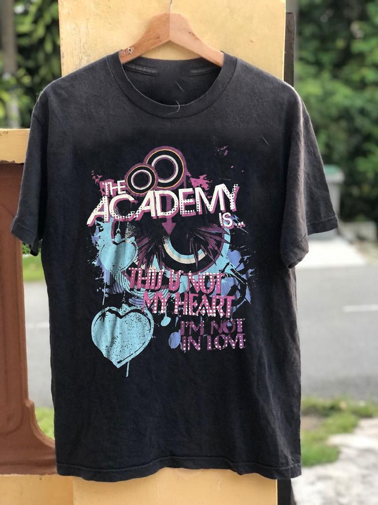 Trend The Academy Is… Band This Is Not My Heart T-Shirt Volle Größe S-5XL Unisex T-Shirt