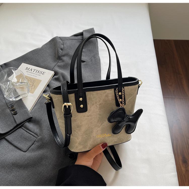 2025 New Popular Contrasting Color Portable Small Bag Women's Fashion Retro Bucket Bag Texture Splicing Shoulder Messenger Bag