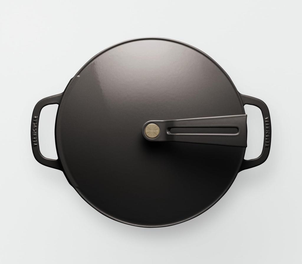 Vermicular Gjutjärnsemalj 26cm Hasselnöt Vattenfri Matlagning och Bakning Inkluderar Recept Ugnsgryta Gryta, (Grund), Brun, Funktion, Bok, 2, Självstående