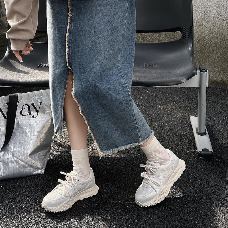 Women's 2025 Spring Retro White Leather Sneakers: Versatile, Lightweight, Thick-Soled "Forrest Gump" Style