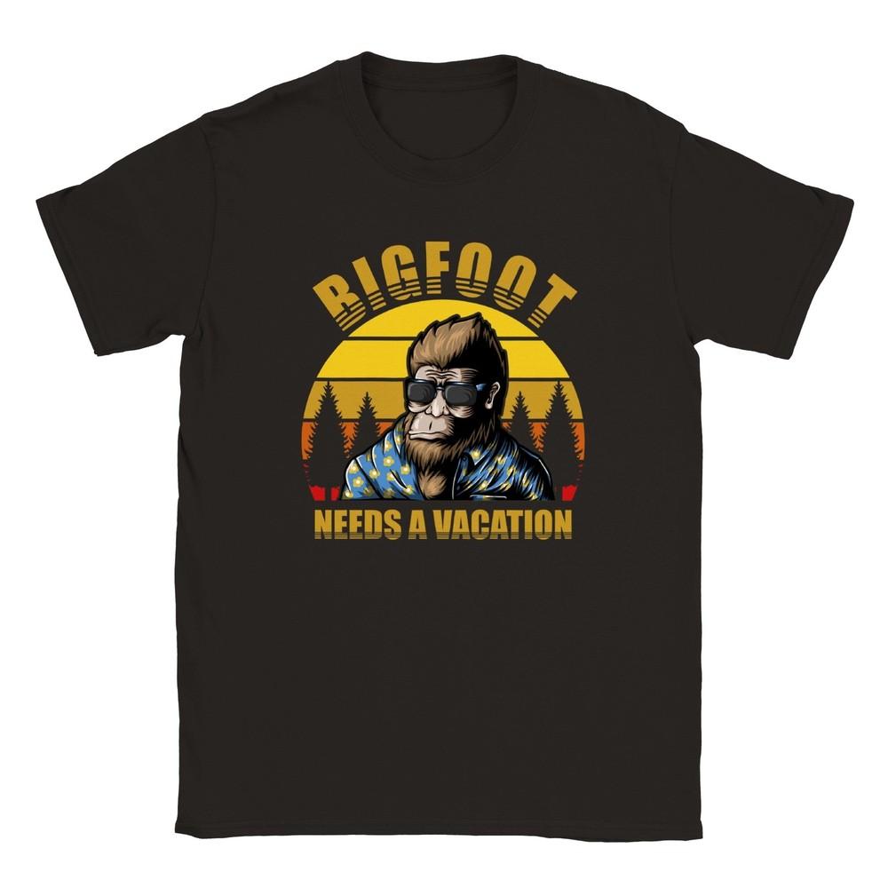 Bigfoot Needs a Vacation T-shirt Unisex T-Shirt L