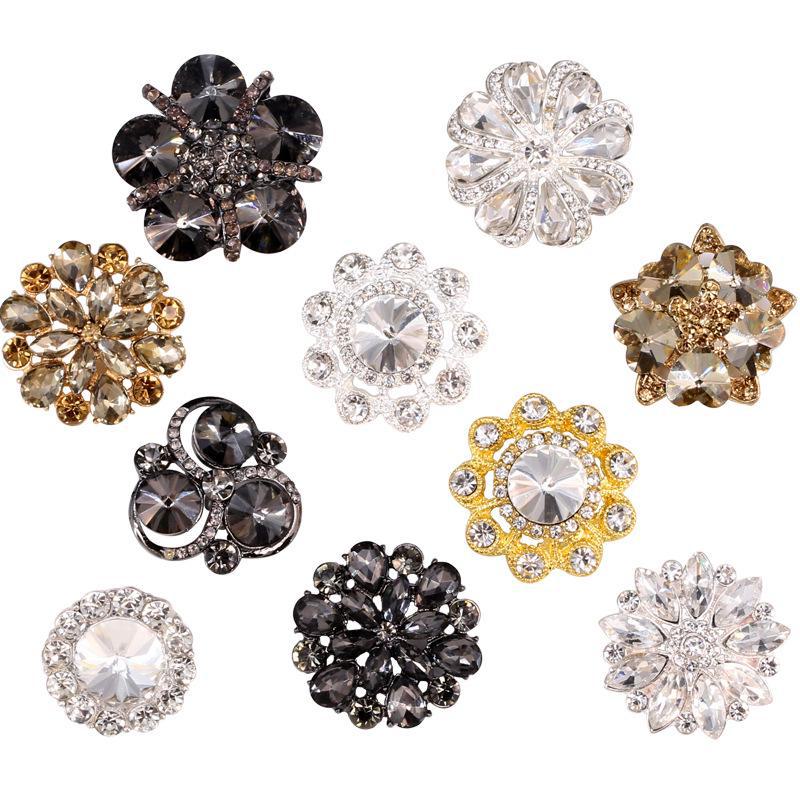 Damskie ekskluzywne czarne modne metalowe guziki z futra norek z wzorem płatków ze strasów