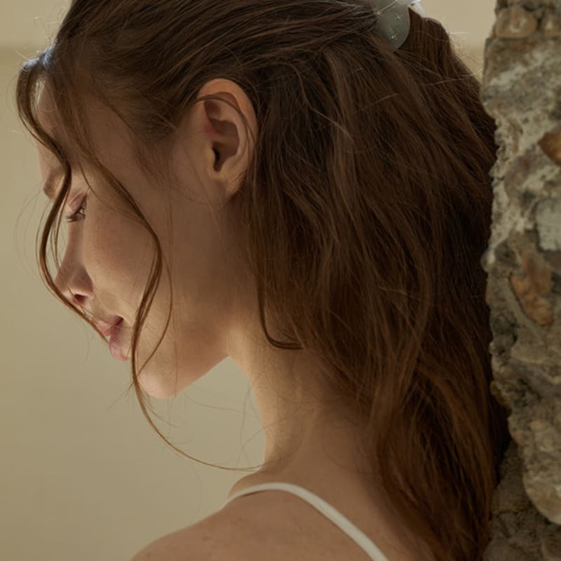 

Ssecondo Mini cubic crescent hair claw clip_3 colors Gorgeous black