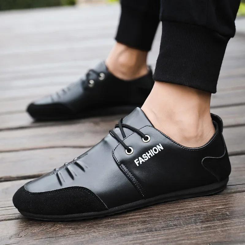 Flache Herrenschuhe Freizeit Lederschuhe für Herren Weiße Schuhe Sommertrend Atmungsaktive weiche Casual Sneakers Britische Erbsenschuhe