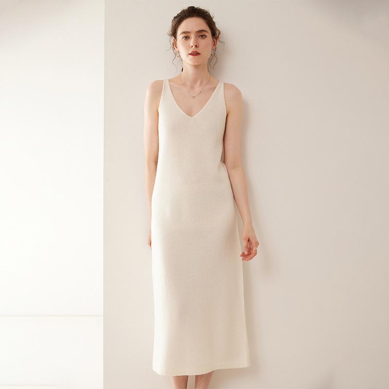 Elegant Korean-Style Knitted Cashmere Dress - Strappy, Slimming, and Luxurious Fashion Staple