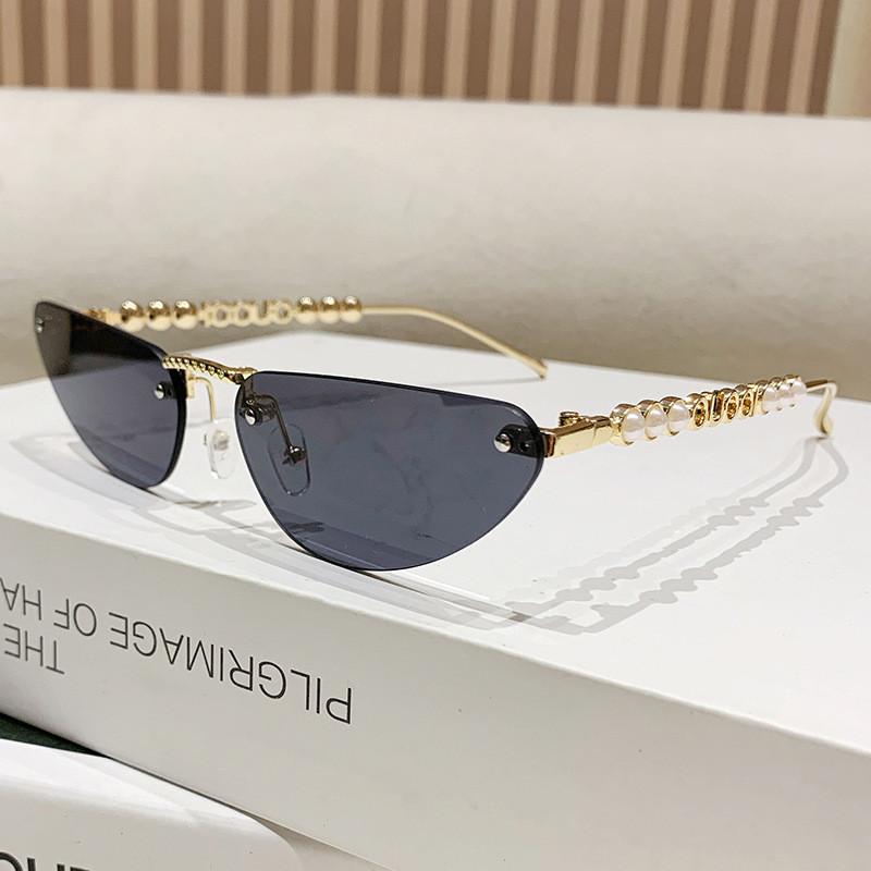 

Triangular Cat Eye Sunglasses With Metal Frame For Outdoor Fashion And Sun Protection Full Gray