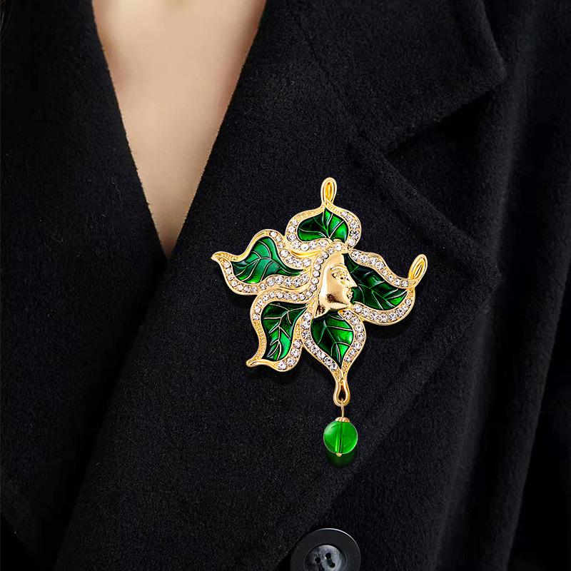 New High-end Light Luxury Crystal Floral Green Vintage Accessories Brooch