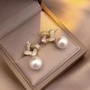 Temperament Niche Square Pearl Stud Earrings Women's High-end Sense Niche Design Simple, Exquisite, Fresh and Sweet Ear Jewelry