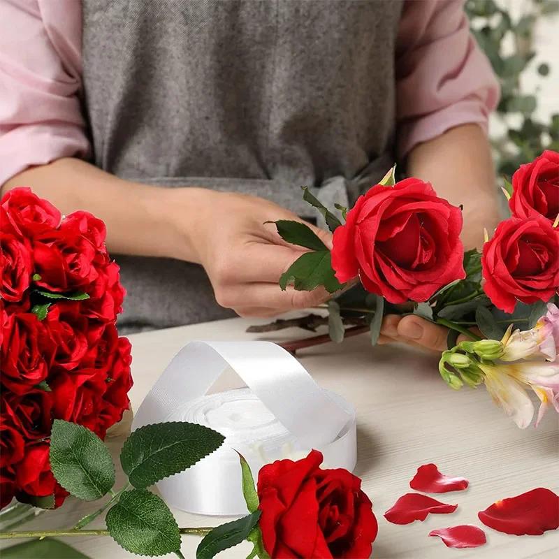 Rose Artificiali all'Ingrosso Rose Finte con Gambi Lunghi Fiori di Seta Mazzi per Matrimonio Arrangement Floreale San Valentino