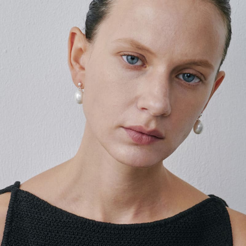 Etrive Olive Pearl Earrings