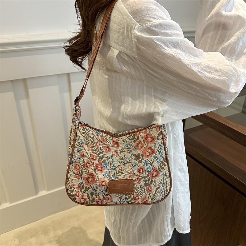 Foreign Style Underarm Niche Literary Niche Shoulder Fashion Bag Women  New Tote Bag Only Beautiful Women Bag