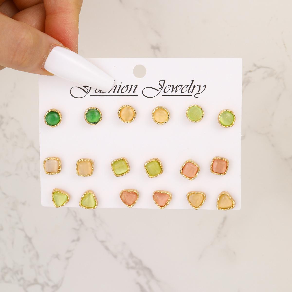 

Модные серьги с кристаллами циркония, винтажные геометрические металлические бусины, серьги-гвоздики для женщин и девочек, 2024, модные ювелирные подарки