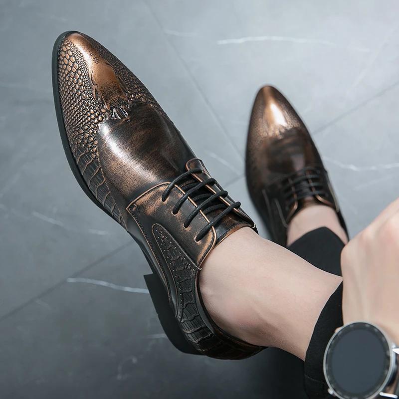 

Новые модные коричневые туфли дерби для мужчин с острым носком на шнуровке, черные золотые мужские деловые туфли ручной работы, размер 38-46 46 коричневый