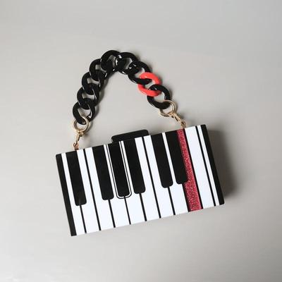 Nouveaux sacs à la mode mode femmes sacs à main noir blanc dessin animé Piano acrylique luxe fête sac de soirée femme mignon boîte pochette sac à main