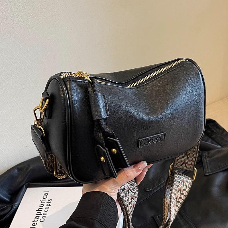 This Year, Boston 2025 New Bag Shoulder Messenger Bag Women's Versatile Small Bag Popular Pillow Bag Backpack