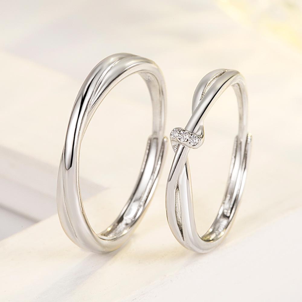 Mobius Intertwined Love Rings: Adjustable Couple Rings for Men and Women