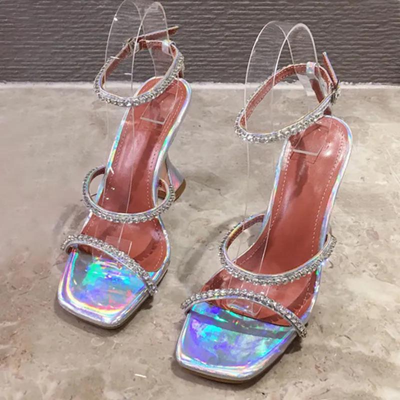 Eilyken Sommer Nytt Damedesign Square Toe Sandaler Mote Crystal Diamond PU-skinn Ankelspenne Strange Dame Hæl Sko