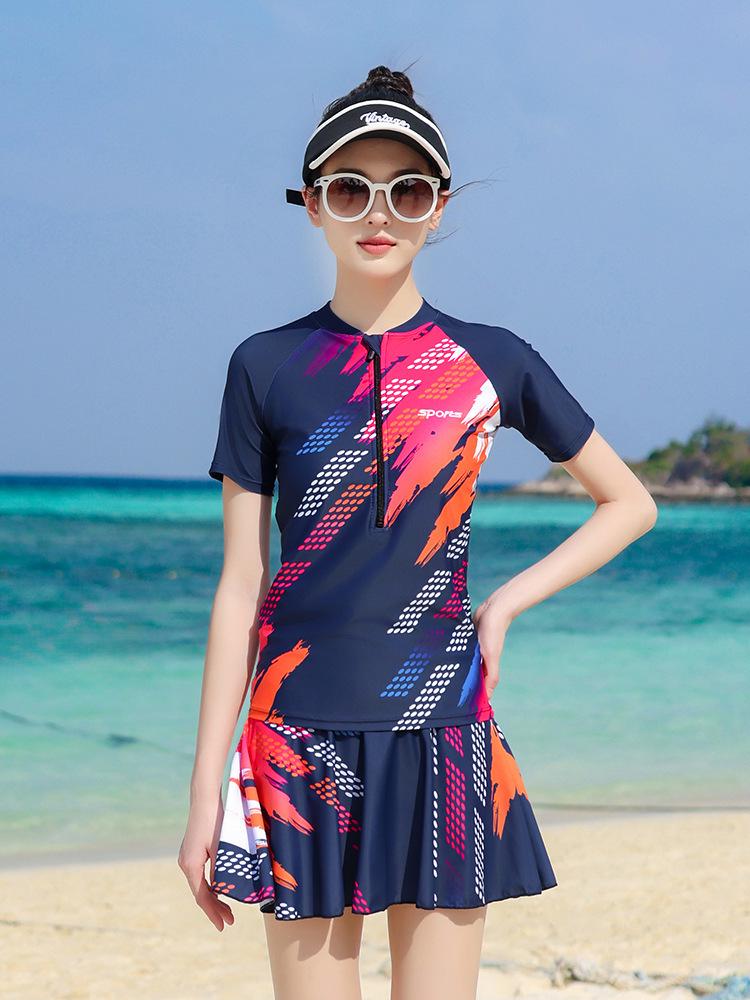 

2025 Women s Plus Size Sporty Two-Piece Patchwork Boyleg Swimsuit 5XL синий/зелёный