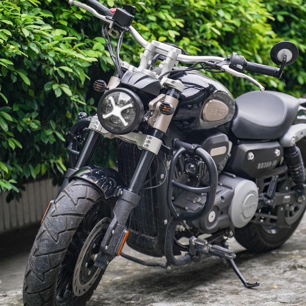 Motikvans 5.75 Inch LED Bike Headlight Retro Black X-Men Shape White DRL High/Low Beam