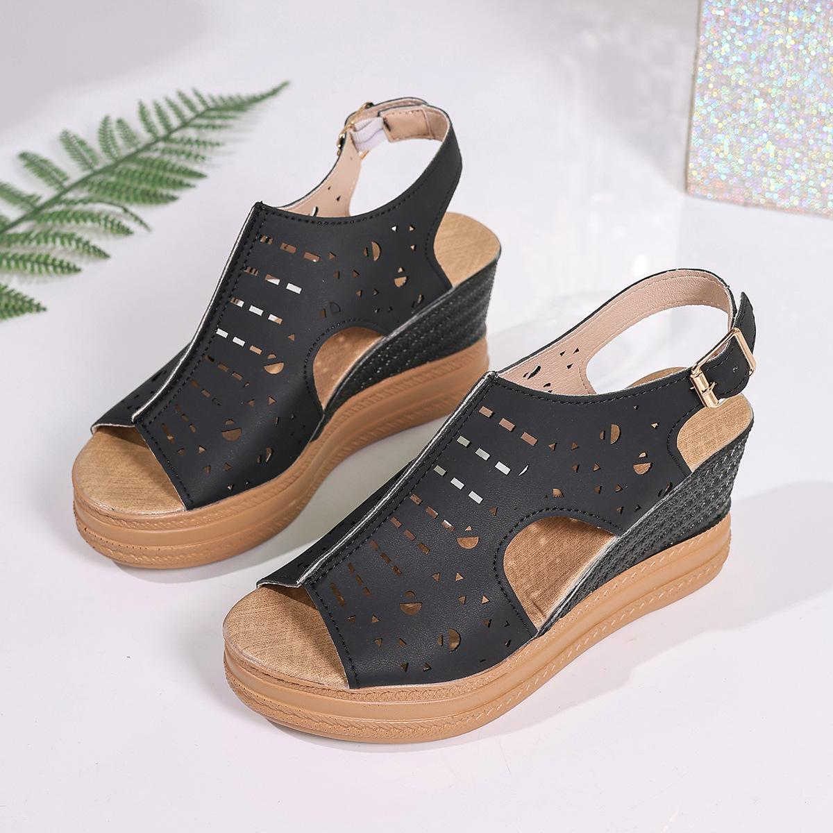 

Женские босоножки на танкетке, сандалии на толстой подошве с вырезами, туфли с открытым носком на одной пуговице 43 чёрный