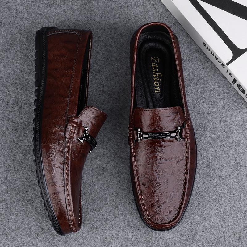 Fashion Summer New Men Casual Shoes Leather Mens Shoes Slip-on Dress Shoe High Quality Mens Punching Loafers Comfy Business Formal Shoes