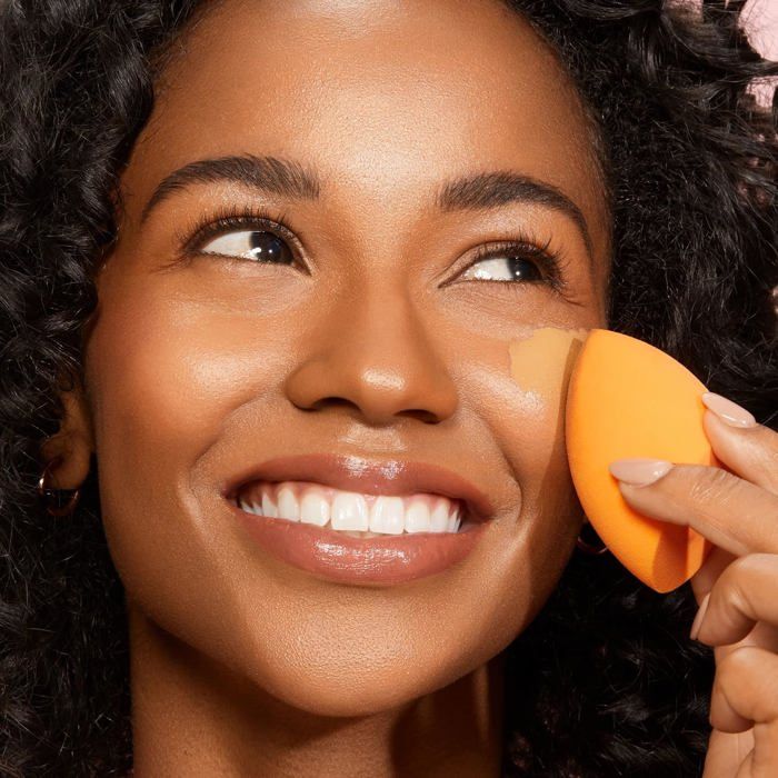 Éponge de maquillage - Real Techniques - Miracle base - Mousse révolutionnaire - Fini lisse - Sans latex
