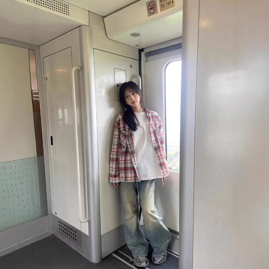 

Unisex Korean Style Plaid Shirt with Turn-Down Polo Collar - Sweet, Fresh Long Sleeve Design XXL червоний