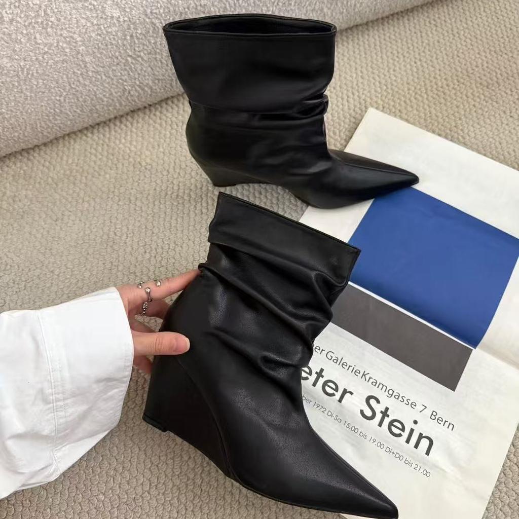 Pointed Patent Leather Black Short Boots for Women In the Autumn and Winter of 2025, New Thin Heel Short Boots, Medium Heel Thin Boots, Bare Boots